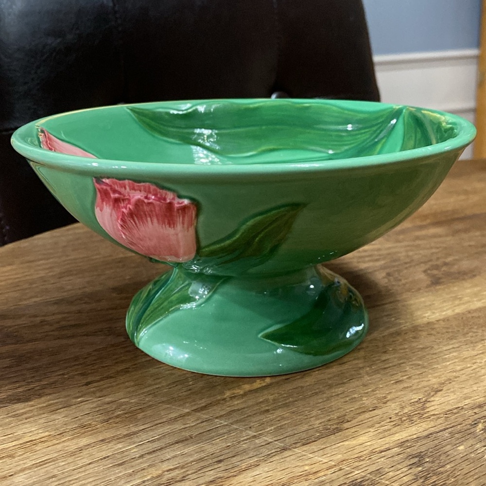 Henriksen Imports, Inc. tulip pedestal bowl. Vintage. Made in Japan.
